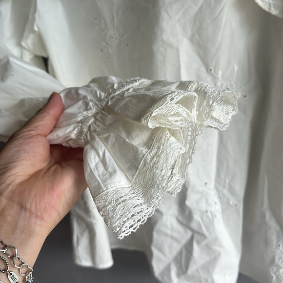 River Island + White Long Puff Sleeve
Collar Blouse size 10 great condition - Picture 3 of 5